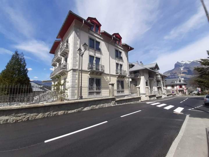 Façade hôtel St Gervais Saint-Martin-du-Frêne
